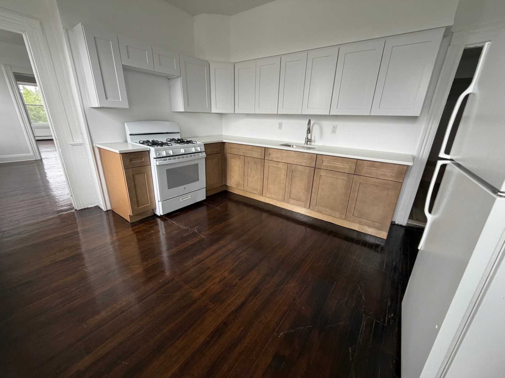 32 Geneva St - Image 1