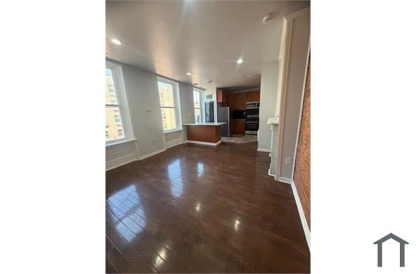 1615 W Girard Ave