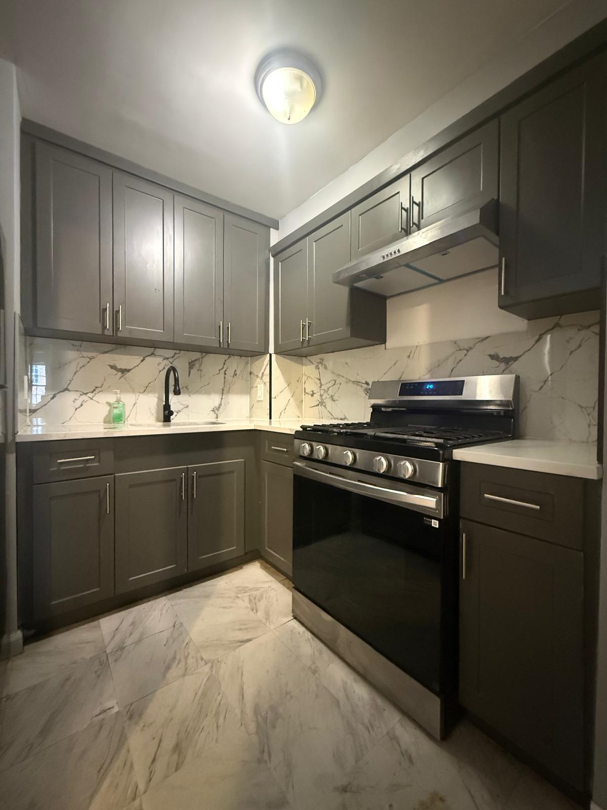 395 Essex Street - Image 1