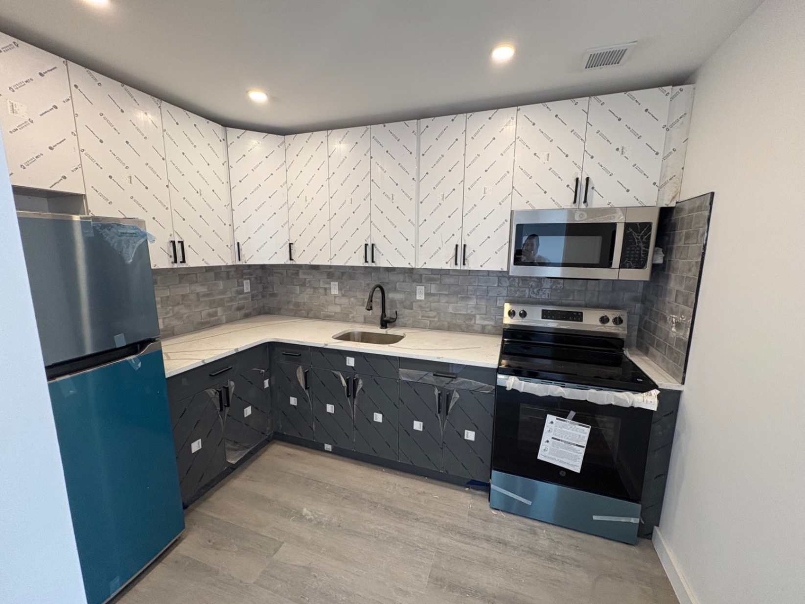 453 East 166th St - Image 1
