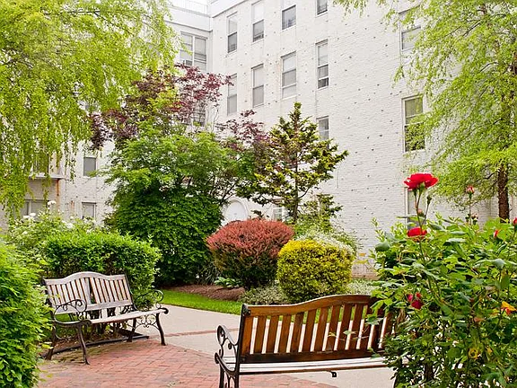 Hamilton Ave/Egmont Pl - Image 1