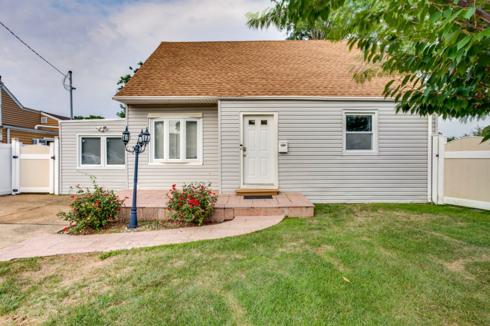 100 Jedwood Pl, Valley Stream, NY 11581 - Image 1