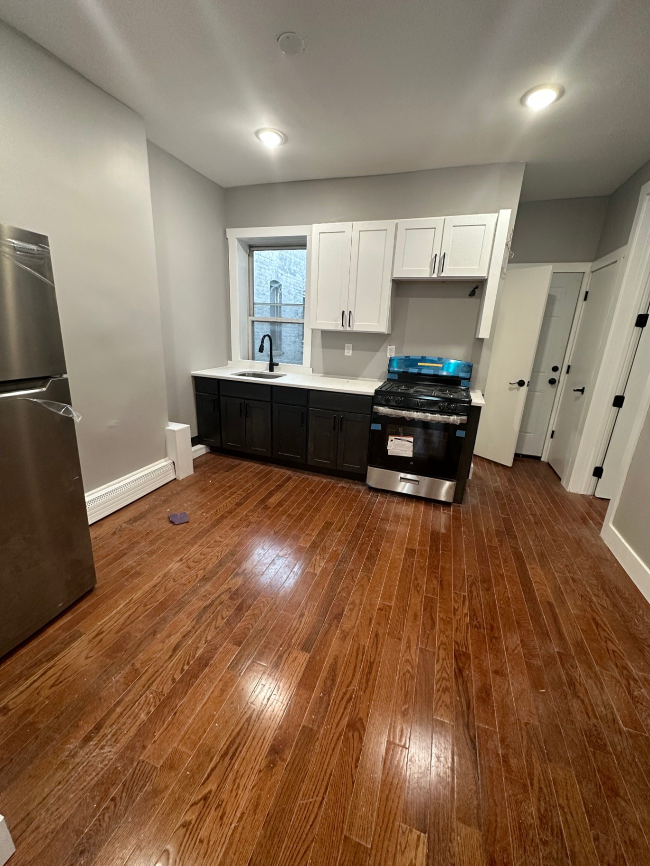 938 W Side Ave - Image 1