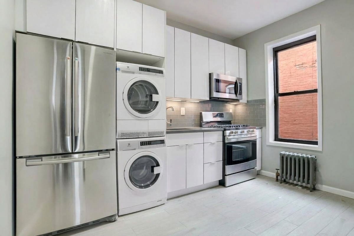 247 East 45 Street - Image 1