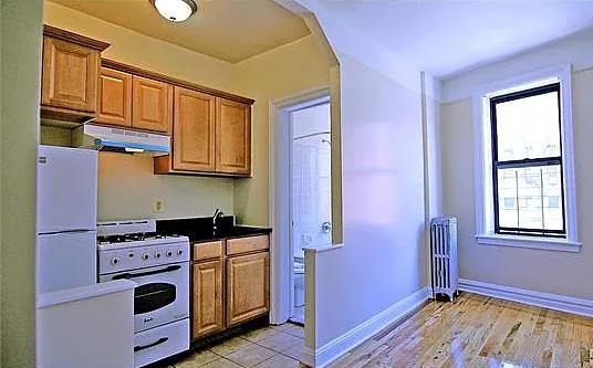 1517 Taylor Ave Bronx, NY - Image 1